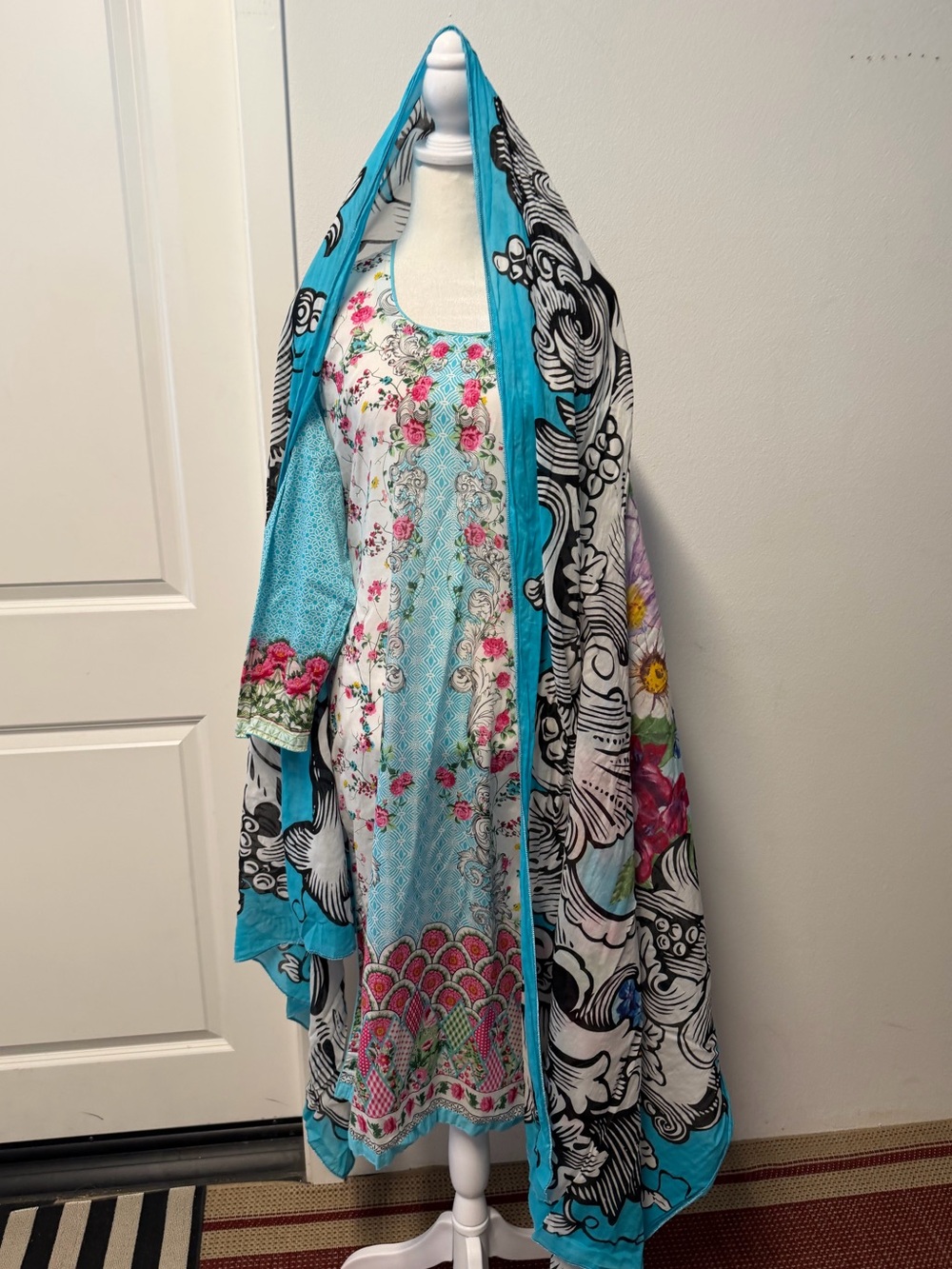 Vintage Pakistani 3 Piece Sky Blue Pink Abstract Floral Shalwar Kameez Suit
